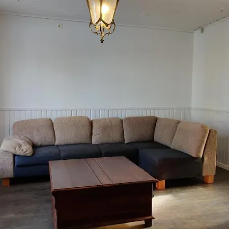 Kirstulan Kartanon Paeaerakennuksen Upea Paeaetyhuoneisto Apartamento