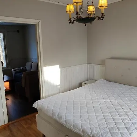 Apartamento Kirstulan Kartanon Paeaerakennuksen Upea Paeaetyhuoneisto