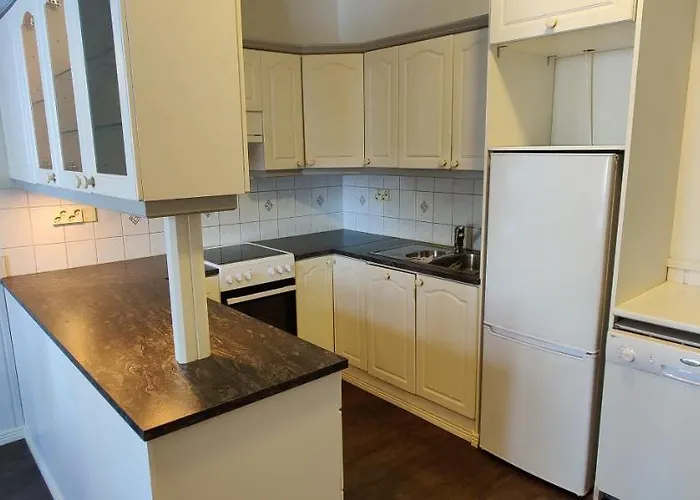 Kirstulan Kartanon Paeaerakennuksen Upea Paeaetyhuoneisto Apartament *